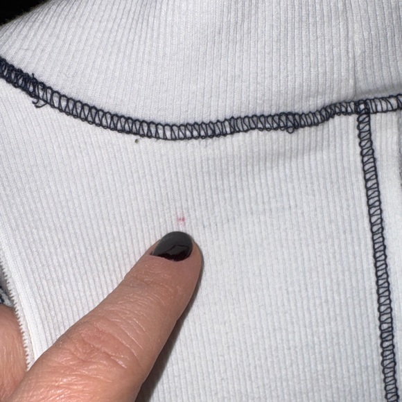 EC Pilcro White tank with navy stitching with Pocket sz M - Picture 4 of 9